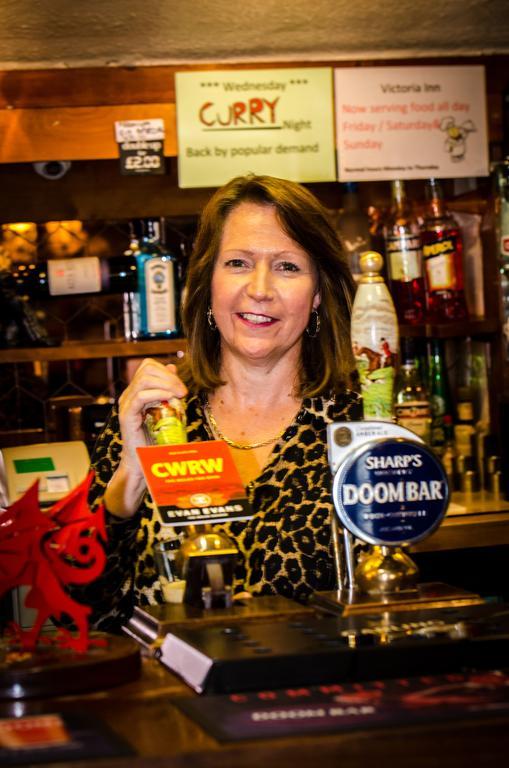 Victoria Inn Cowbridge Eksteriør billede